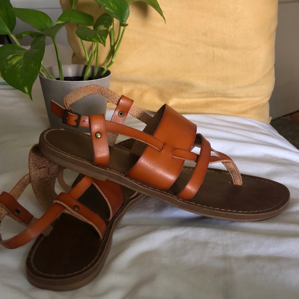 Universal Thread Leather Sandals